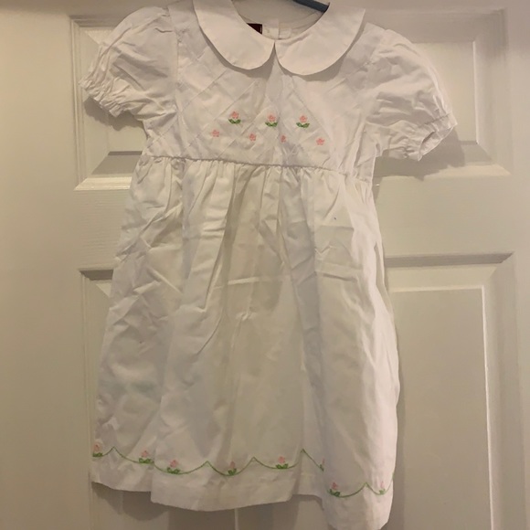 Lil’ Cactus white dress with Peter Pan collar. - Picture 1 of 2